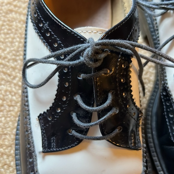 Black/White Spectator Oxfords - Picture 5 of 8